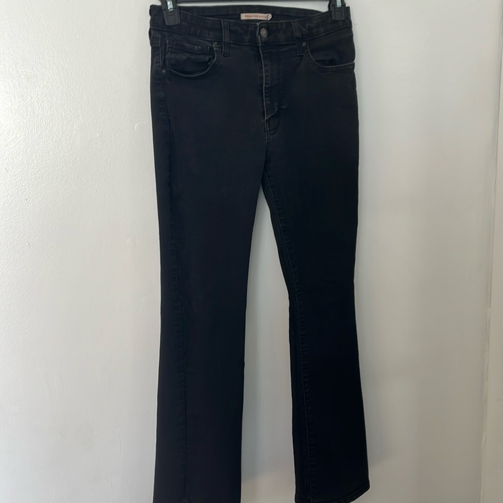 Levis 725 High Rise Bootcut jean 31